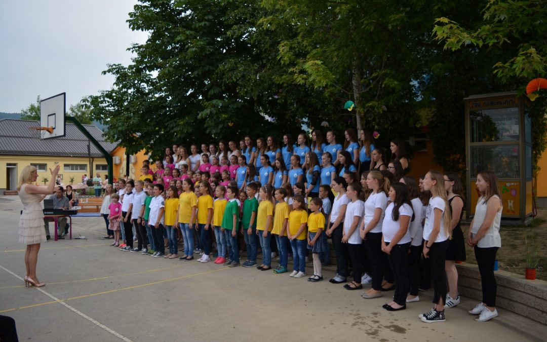 Zaključni koncert otroškega in mladinskega pevskega zbora